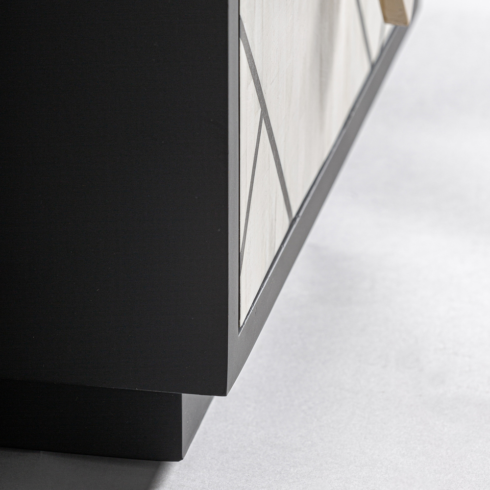 Тумбочка CHARMES