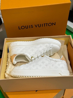 Женские кеды кроссовки Louis Vuitton в белом цвете с логотипом