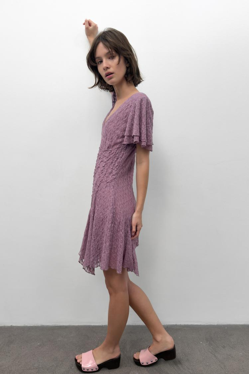 ZARA БОСОНОЖКИ НА ТАНКЕТКЕ ИЗ ЛАКИРОВАННОЙ КОЖИ, РОЗОВЫЙ