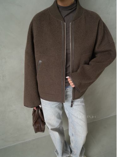 Шоколадный шерстяной бомбер на молнии