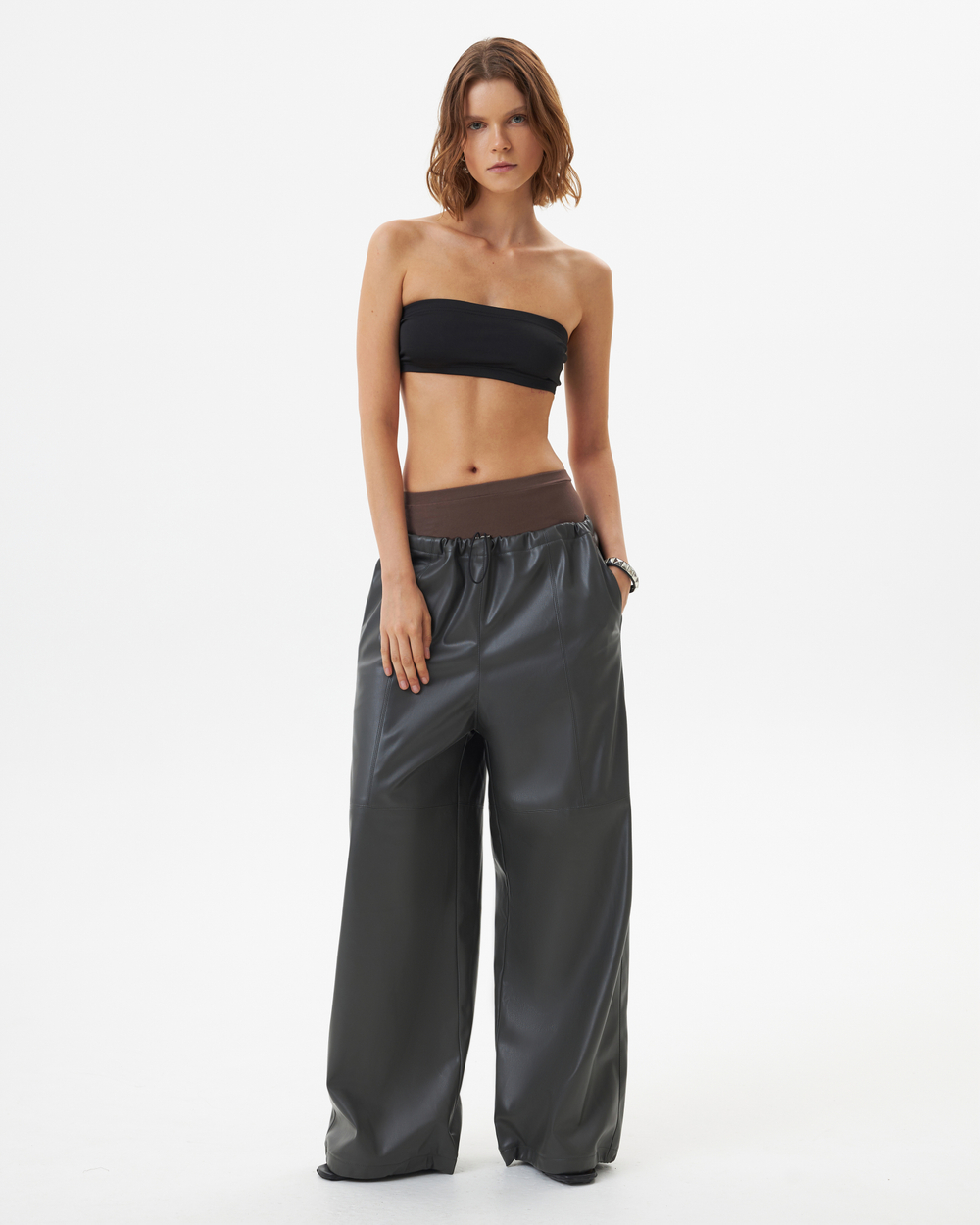 WIDE V-LEATHER TROUSERS