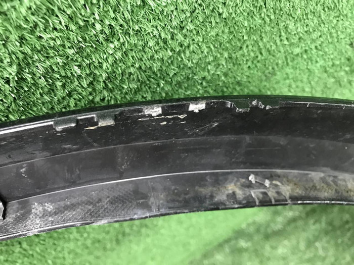 Расширитель передний левый Lixiang L9 (2022-н.в.)