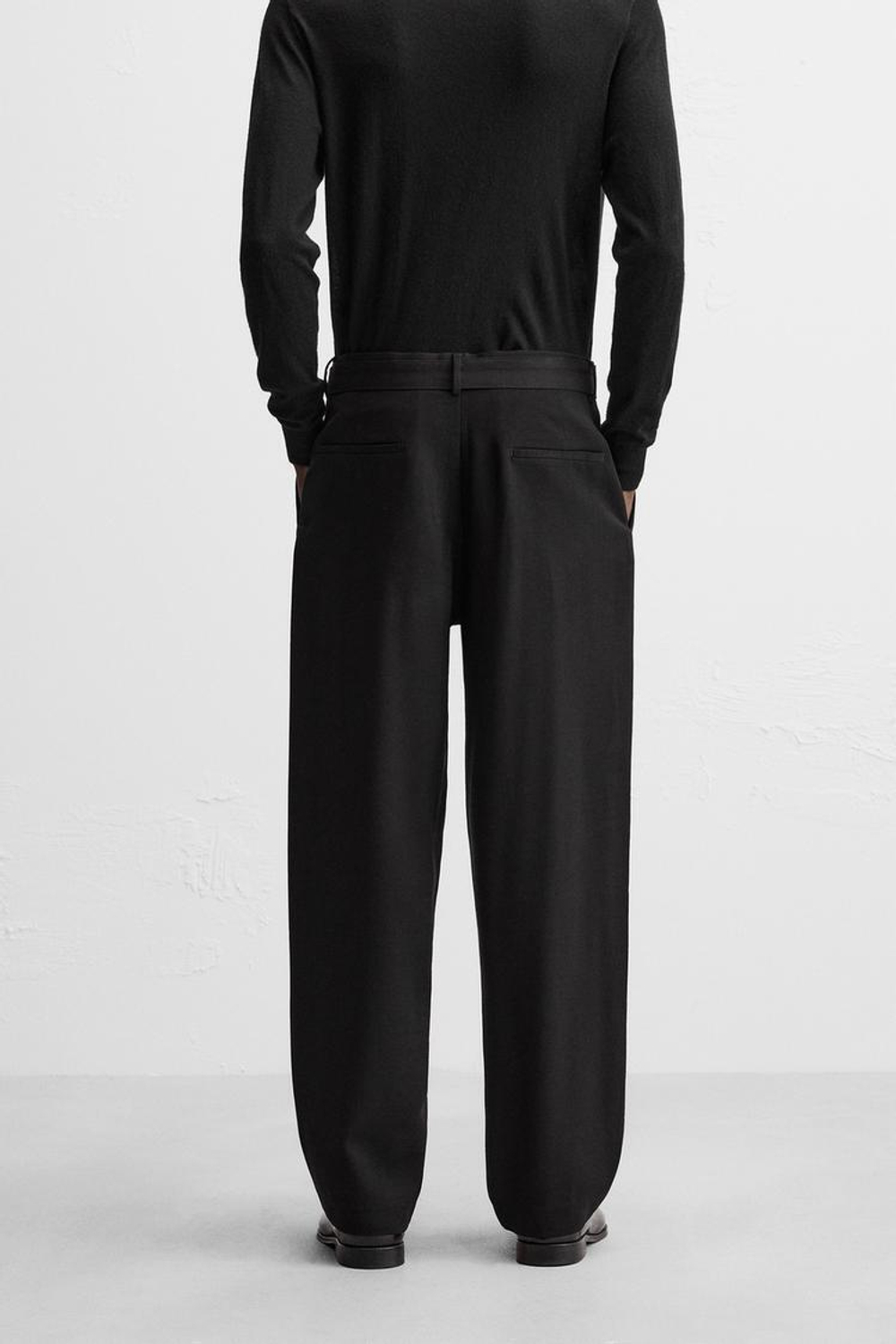 ZARA БРЮКИ С ЗАЩИПАМИ И РЕМНЕМ, ЧЕРНЫЙ