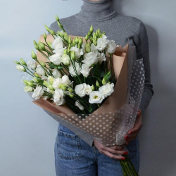 Букет лизиантусов