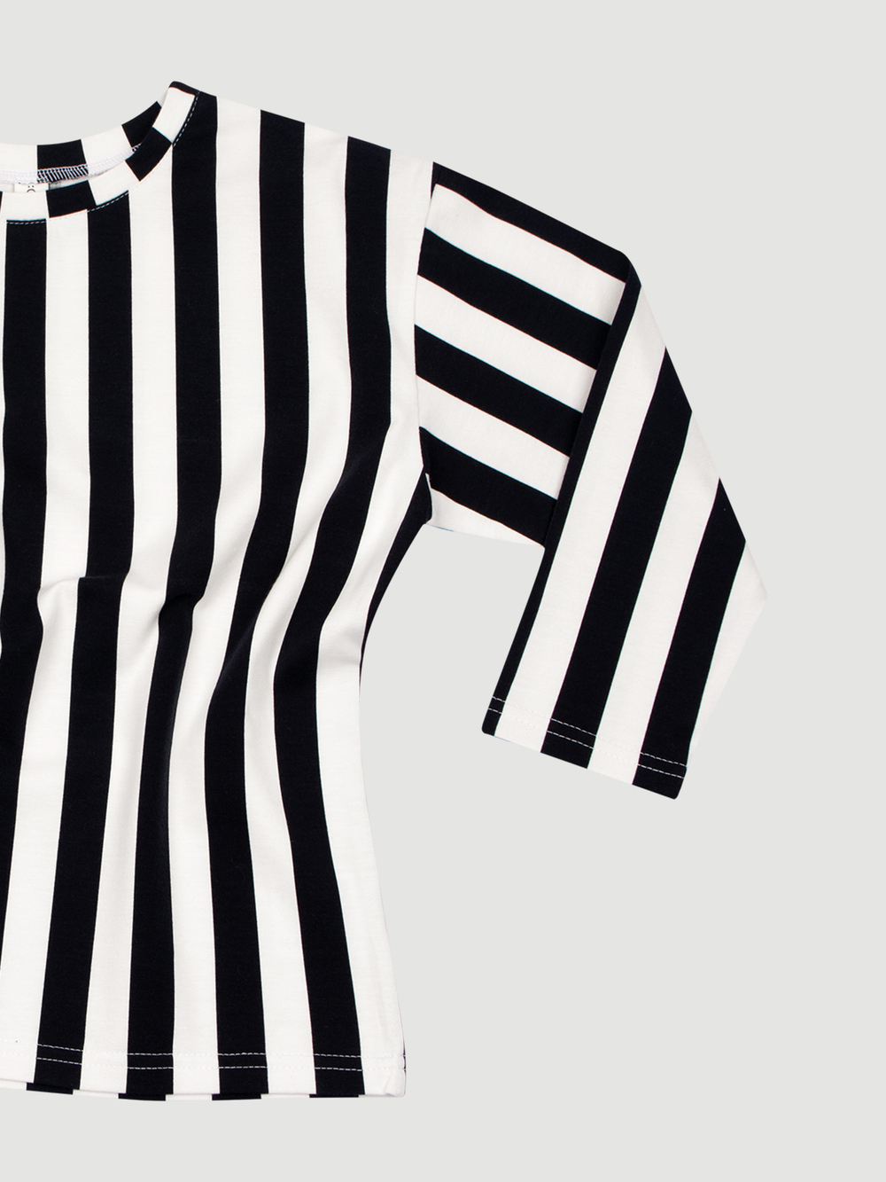 Лонгслив оверсайз Mjölk Black Stripes