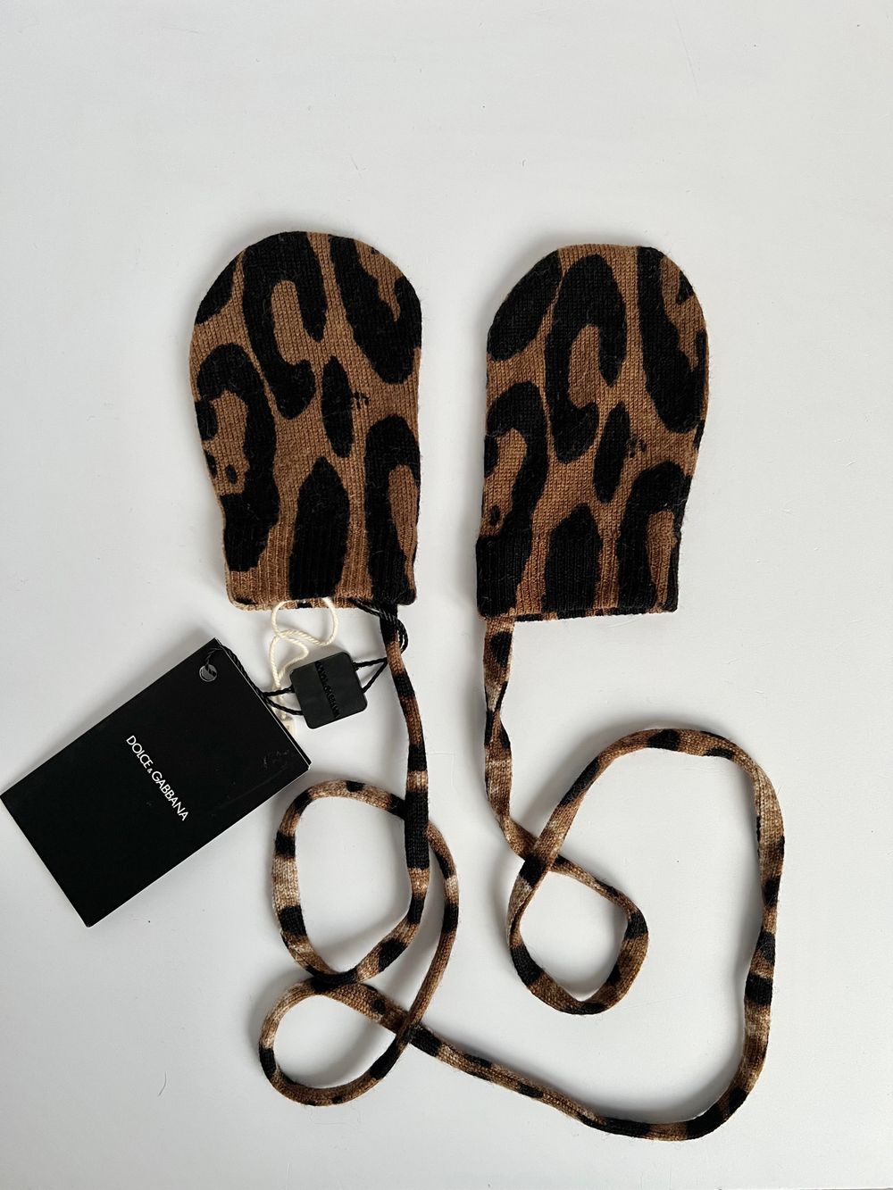 Рукавицы Dolce&Gabbana на 3-9 месяцев