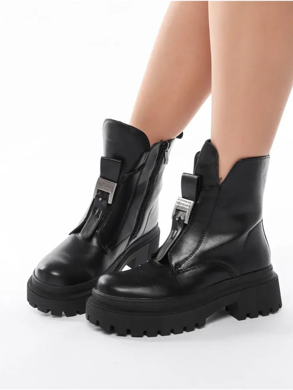 Зимние ботинки на высокой платформе