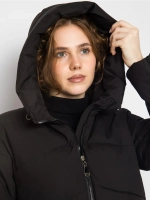 Куртка зимняя удлиненная с капюшоном