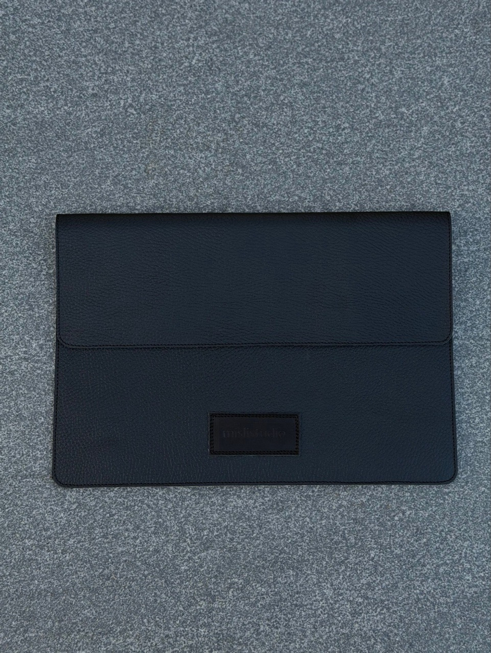 Laptop case black elephant