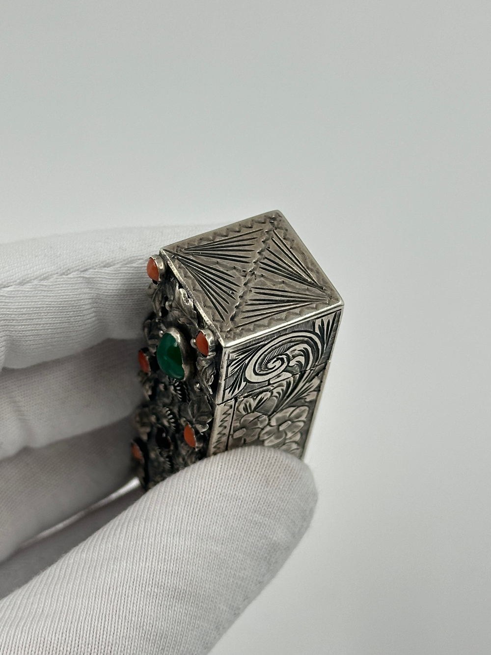 Серебряный футляр для помады