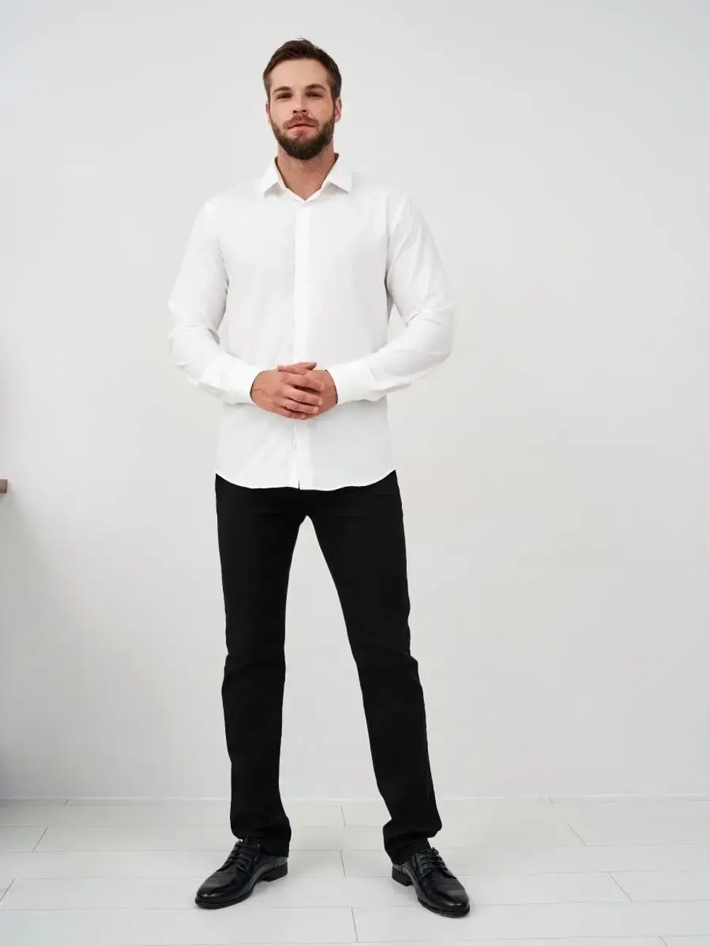 Рубашка классическая с длинным рукавом приталенная