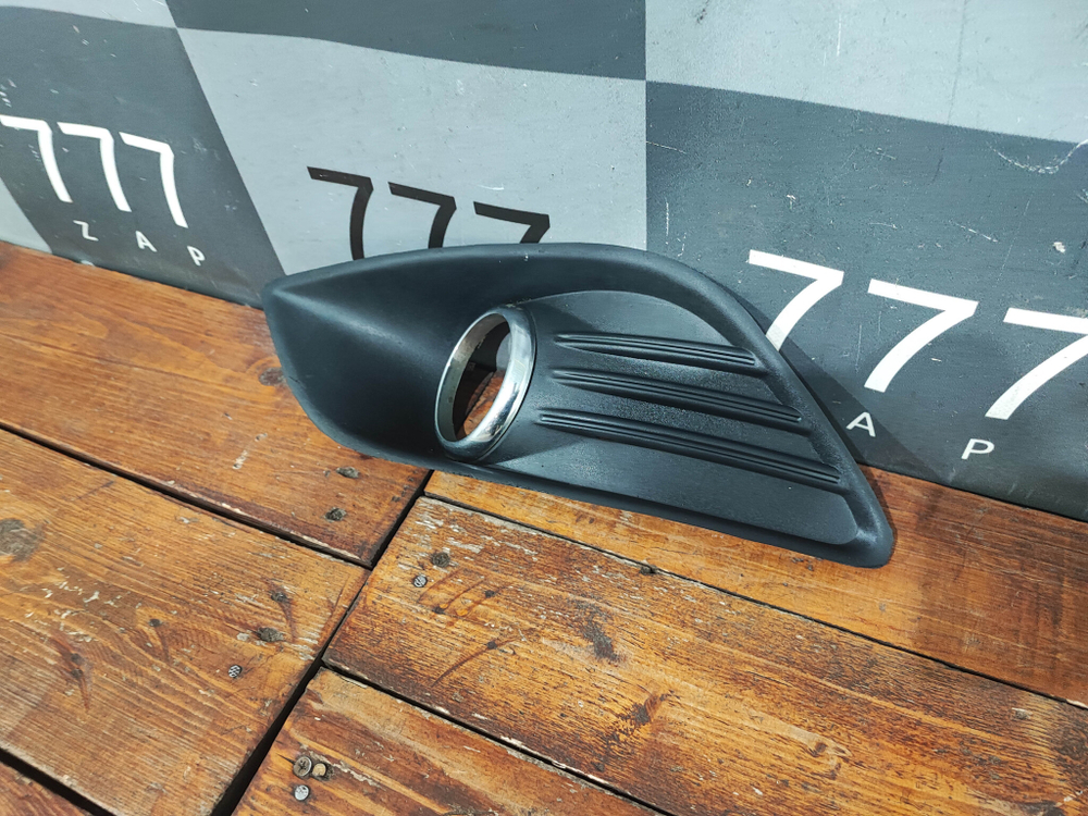 Накладка ПТФ левая Ford Focus 2 08-11 Б/У Оригинал 8M5119953AE