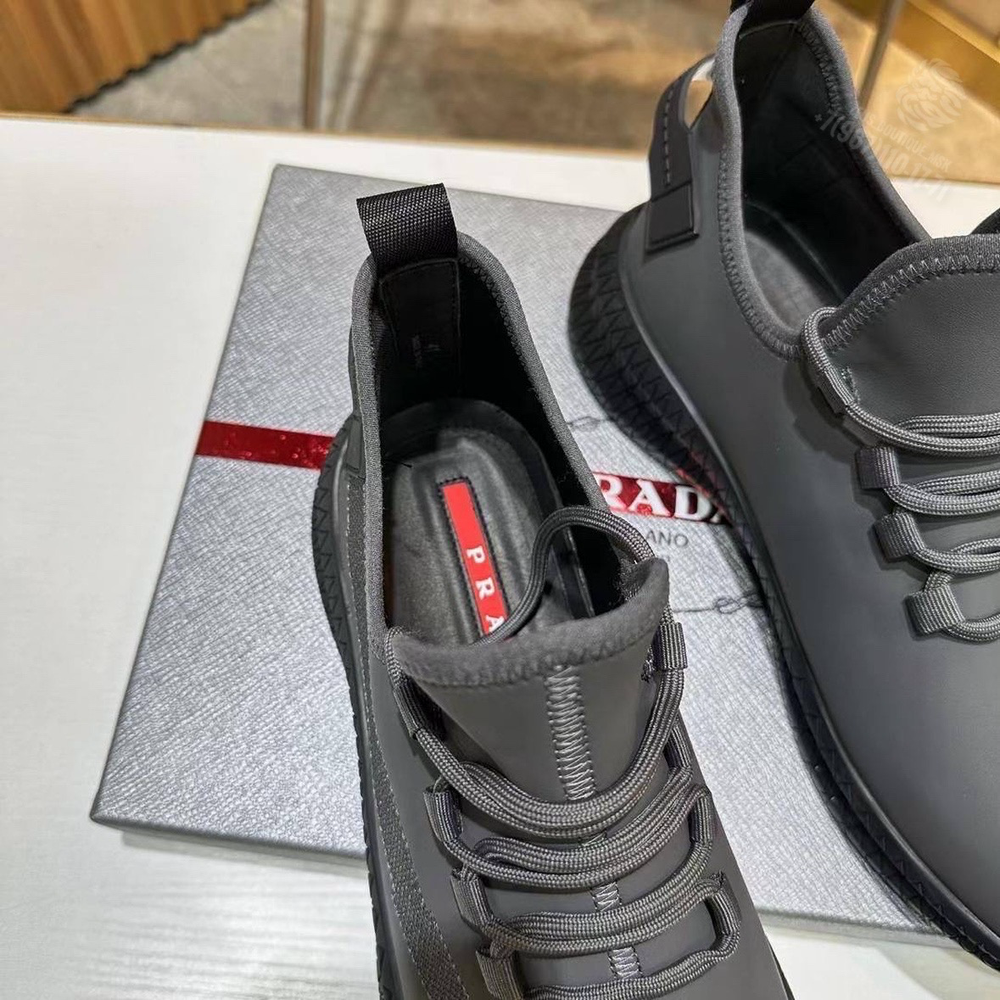 Кроссовки Prada