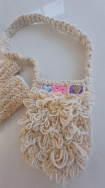 Сумочка кроссбоди и митенки