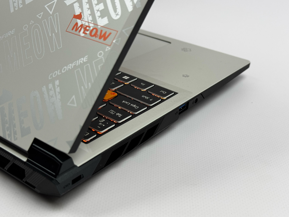 Новый Игровой Ноутбук Colorfire (R16 White) / Ryzen 9 7845HX / RTX 4070 8GB / 16GB / 1TB / 2.5K / 240Hz / Win11 / Русско-Английская клавиатура