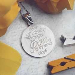 Серебряный кулон с метрикой на рождение ребенка с гравировкой на заказ