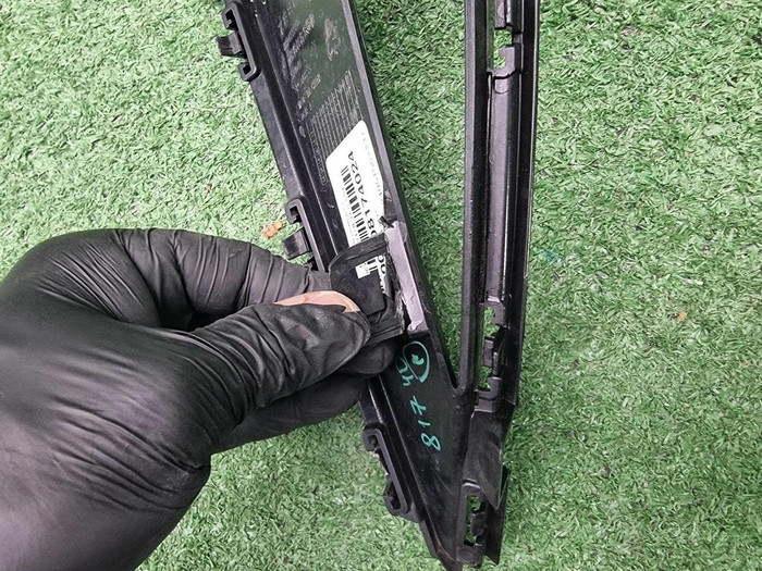 Накладка переднего бампера правая Zeekr 001 23-нв