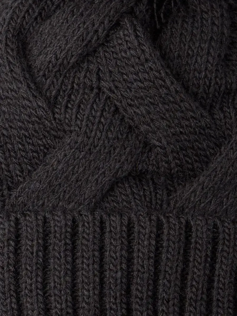 Шапка вязаная демисезонная на завязках для детей