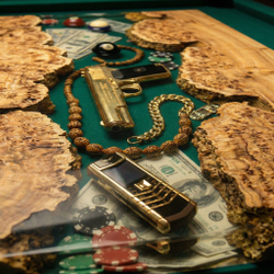 Четкий журнальный стол-капсула