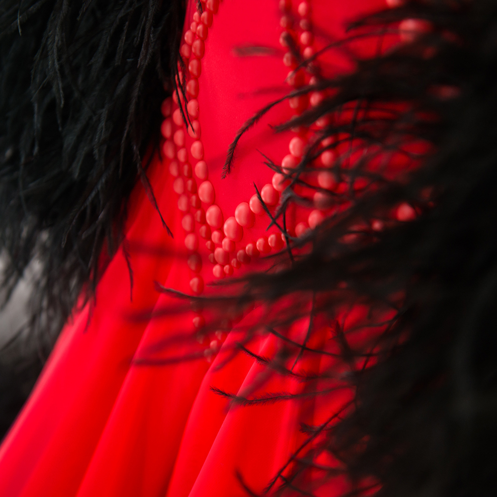 платье с боа