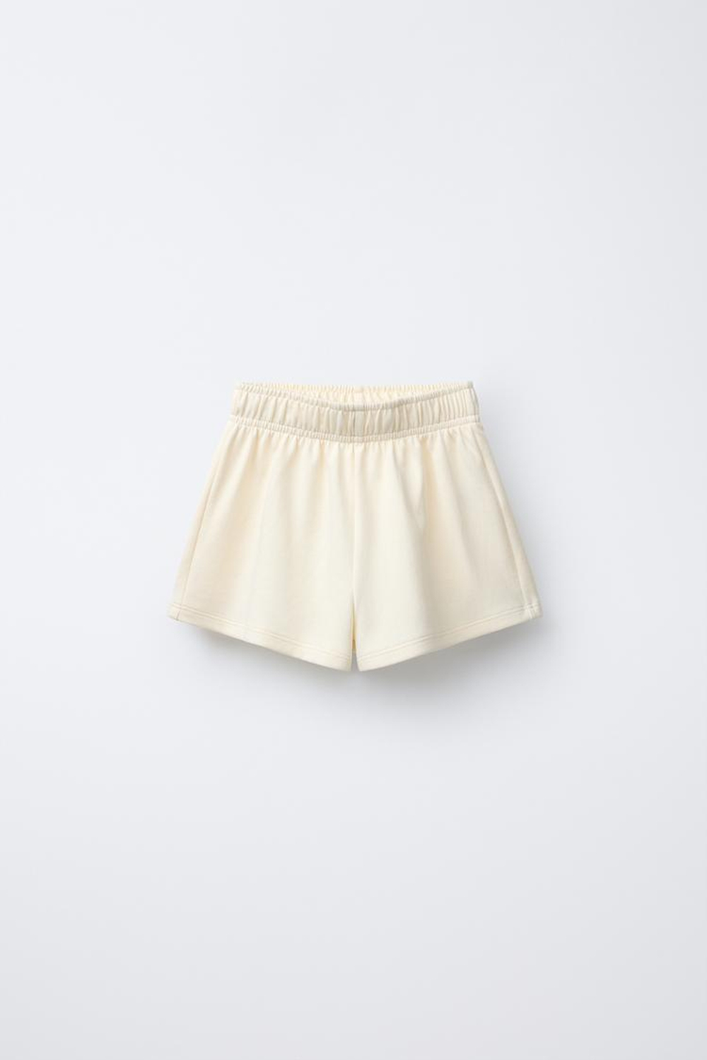 ZARA КОМПЛЕКТ ИЗ ФУТБОЛКИ И ШОРТОВ-БЕРМУДОВ ИНТЕРЛОК С НАДПИСЬЮ, ЭКРЮ