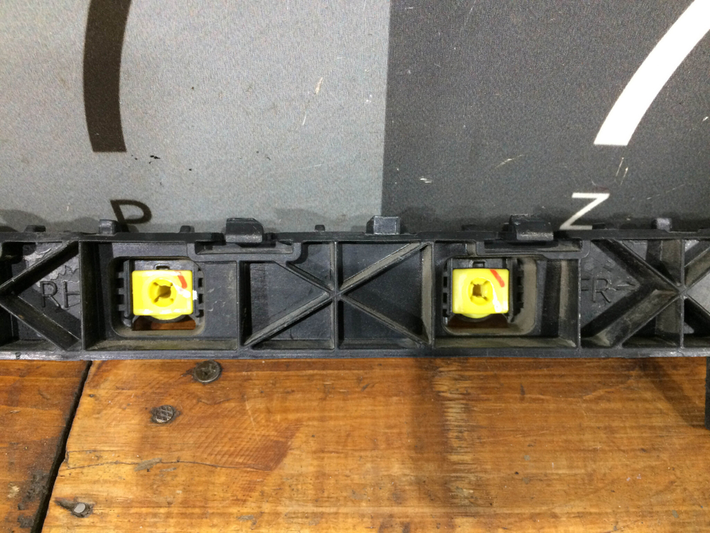 Кронштейн заднего бампера Hyundai Solaris 2 Б/У Оригинал 86614H5000