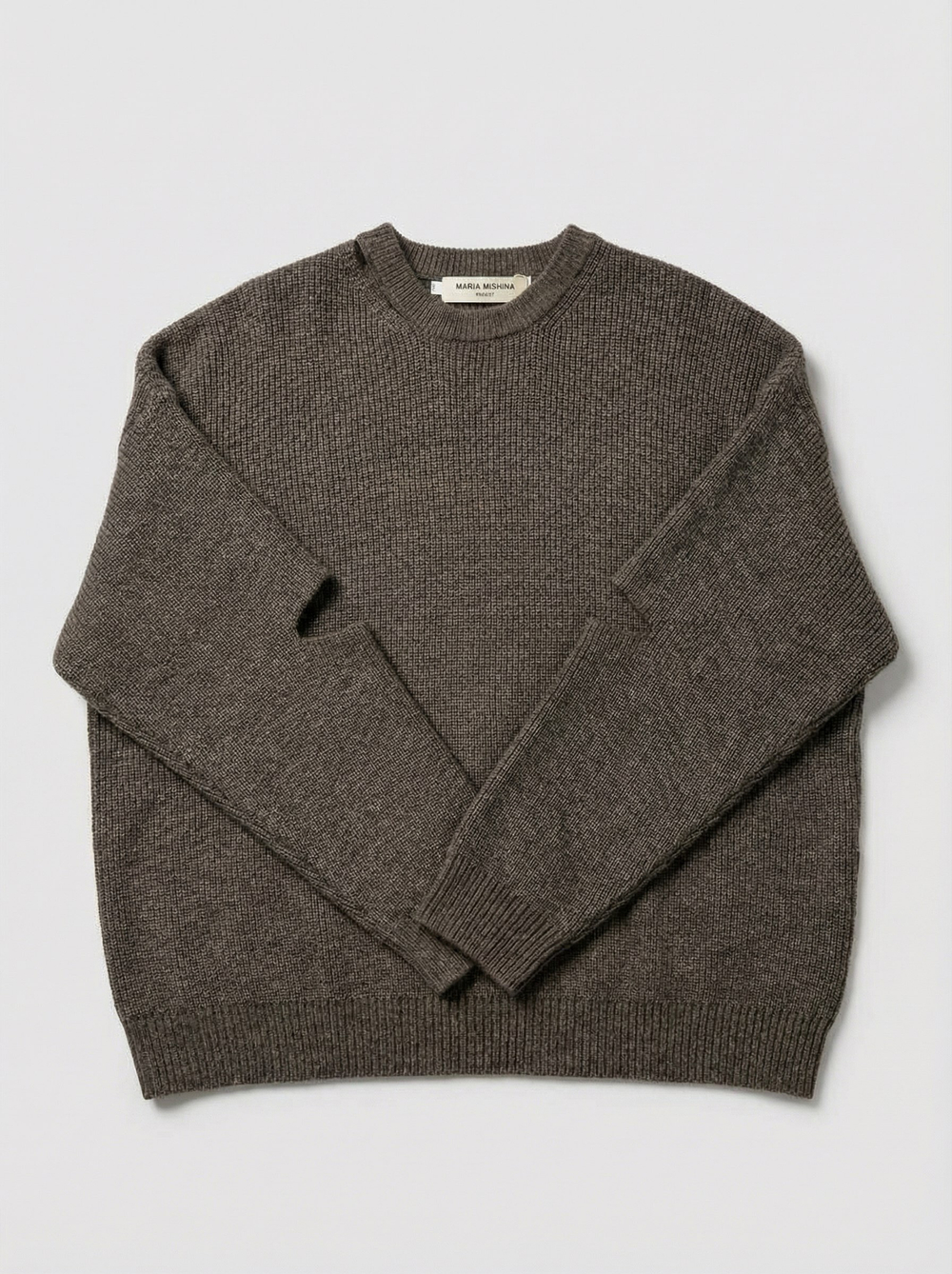 Джемпер с прорезями на рукавах