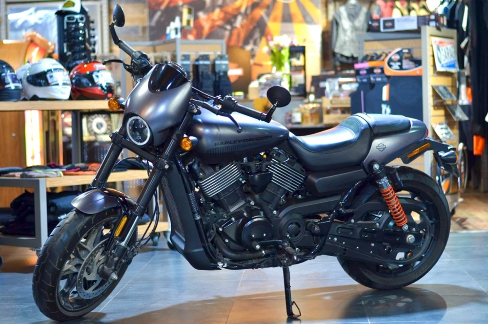 Harley-Davidson Street Rod, 2017 grey
