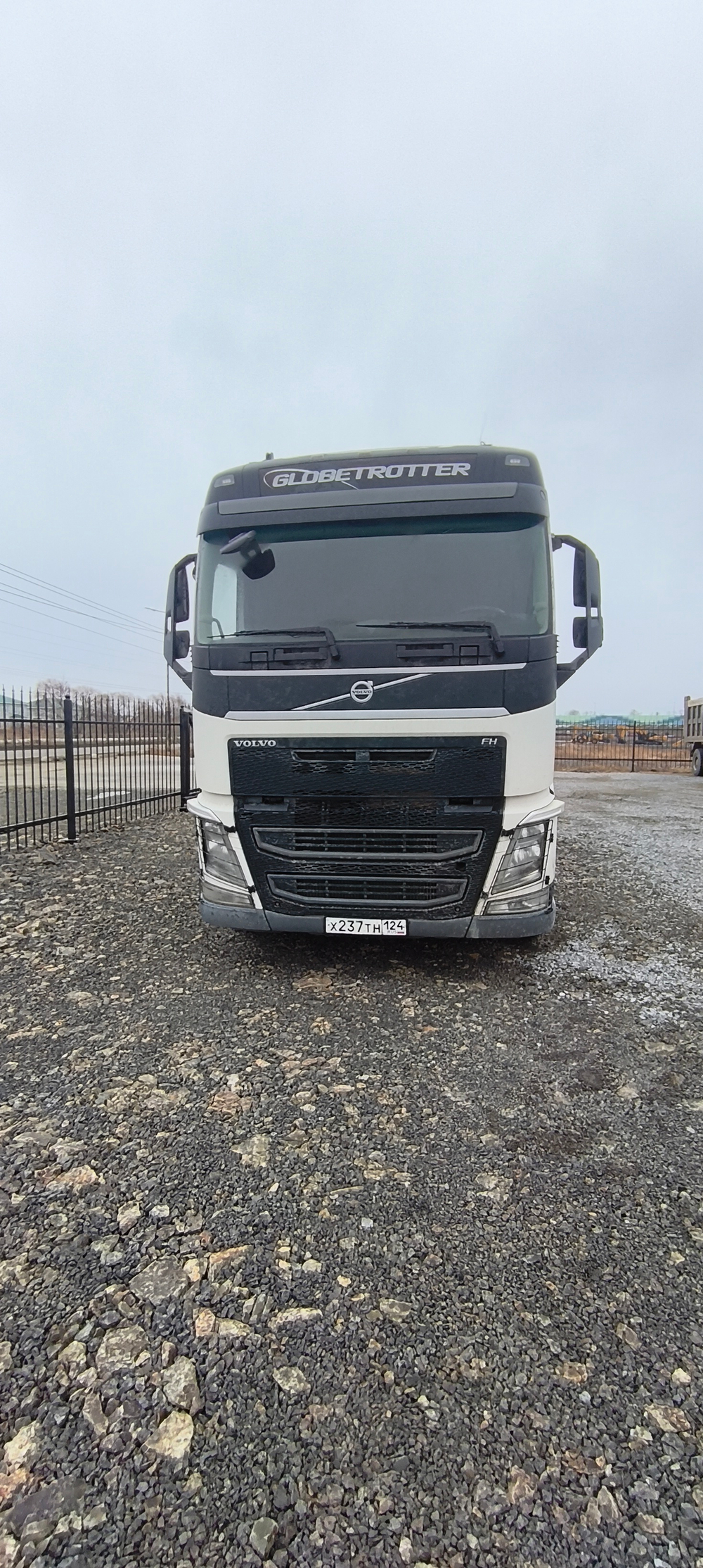 Volvo FH 6x4 Седельный тягач FH-TRUCK (Дизельный, 12,8 л, 428 л.с., АТ)