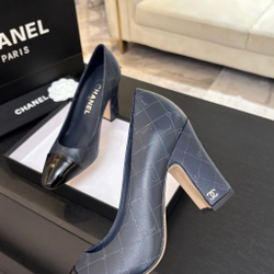 Chanel Pumps