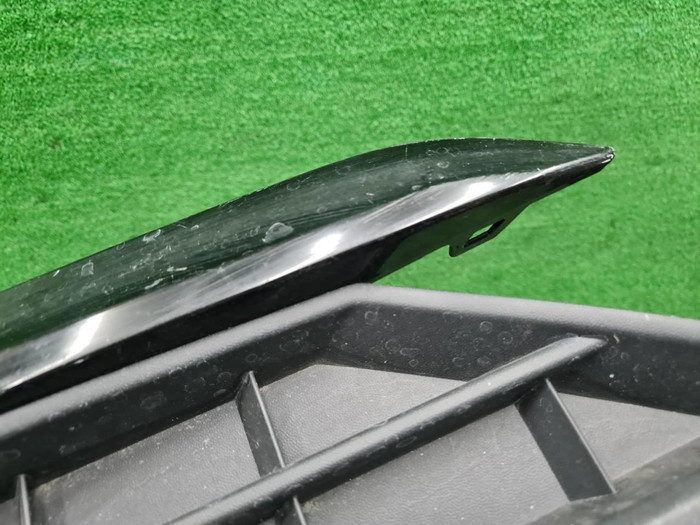 Решетка перед. бампера VW Touareg 3 (18-23) R-line