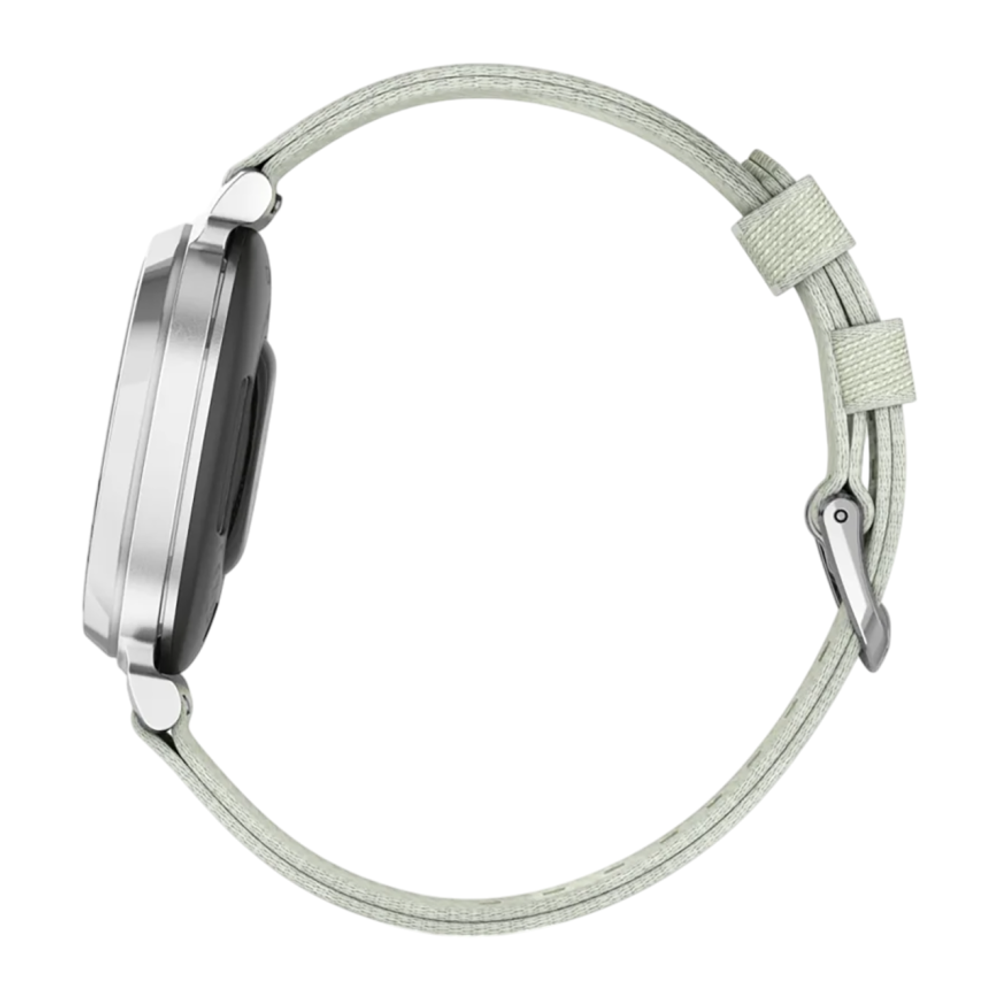 Спортивные часы Garmin Lily 2 Classic, нейлоновый ремешок серо-шалфейного цвета Серебристый безель из алюминия, стекло Gorilla Glass. Ремешок с классической застёжкой — на запястье обхватом 110–175 мм
