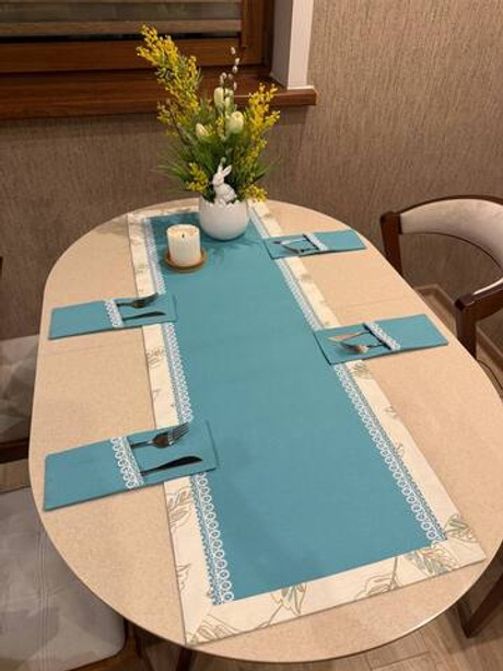 Дорожка на стол декоративная жесткая 110х40 см с кружевом ручная работа