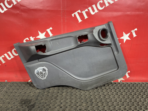 Обшивка двери левая