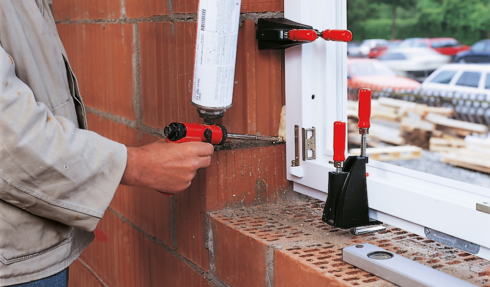 Зажим для установки окон FRK85 Bessey