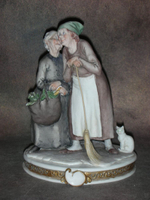 Статуэтка. Фарфор. Сплетницы старушки. Capodimonte. Италия