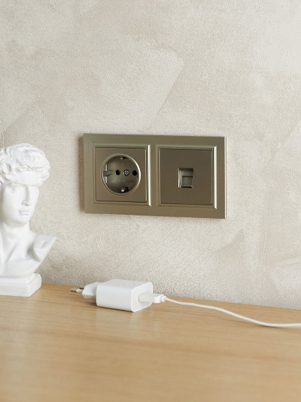 BRITE Рамка 2-местная IP44 РУ-2-БрШ-44 шампань IEK