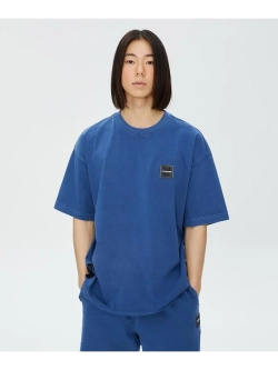 Футболка с квадратной эмблемой