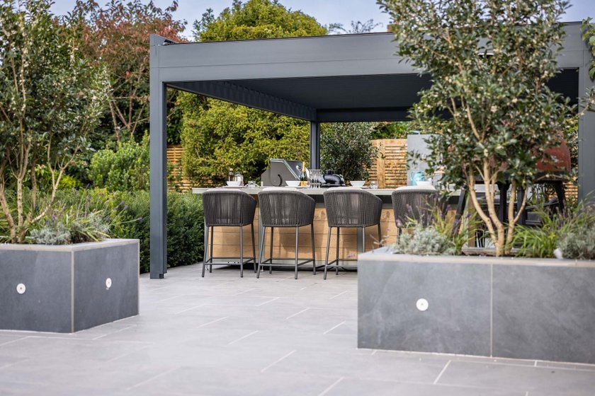 Пергола в ландшафтном дизайне: преимущества, виды и материалы