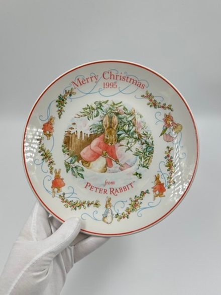 Тарелка Merry Christmas from Peter Rabbit Wedgwood 1995 год