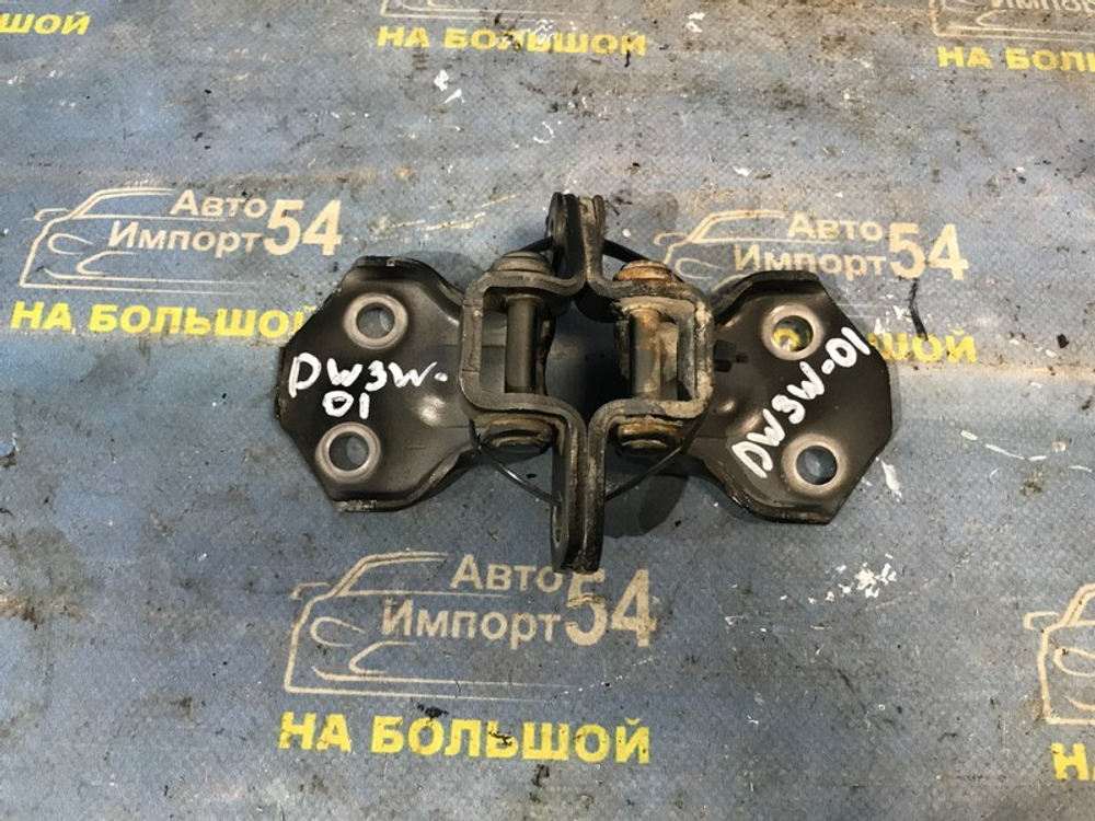 Петля двери передней левой MAZDA DEMIO 2001