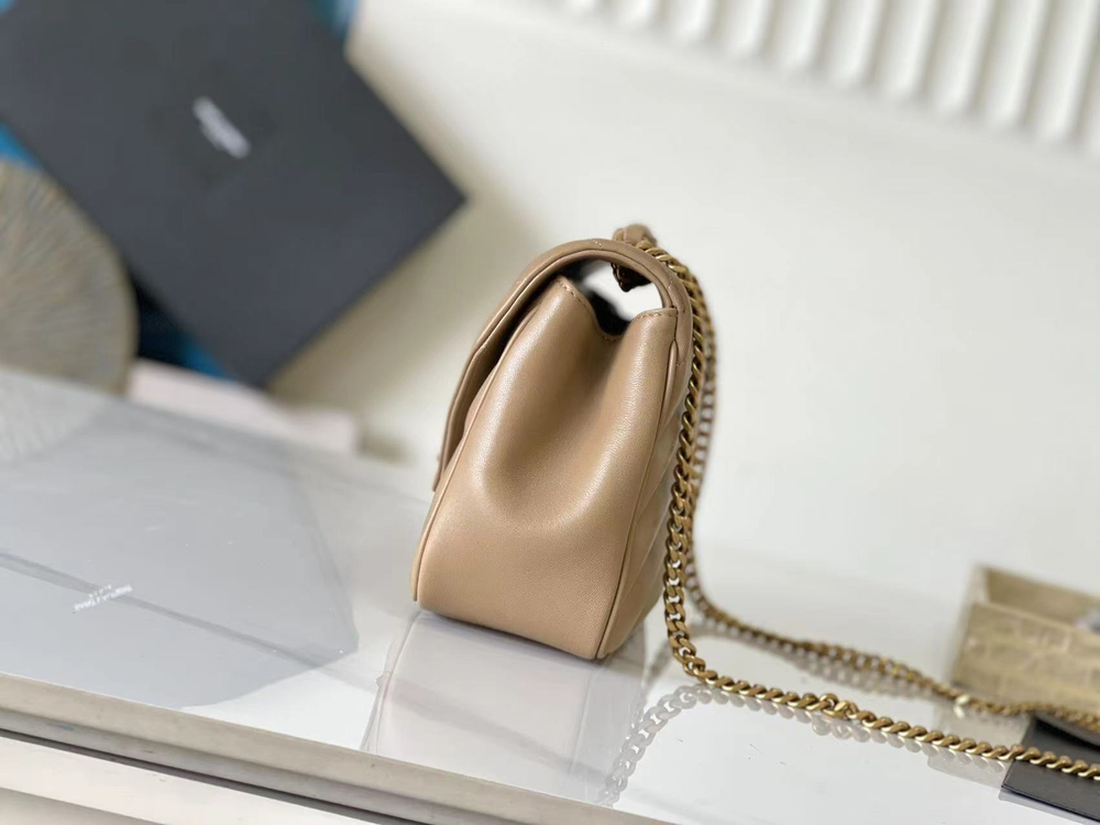 Saint Laurent Loulou Medium 29 cm