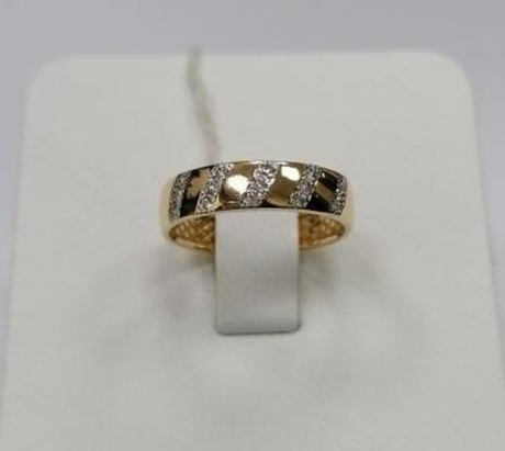 Кольцо из золота с бриллиантами