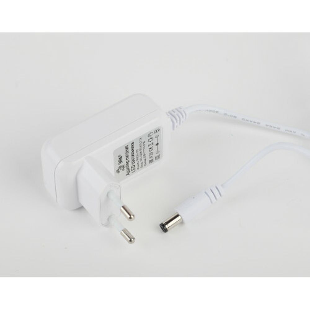 Настольный светильник ЭРА NLED-476-10W-W светодиодный белый