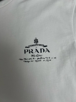 Футболка Prada