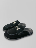 Мюли DL20 замшевые однотонные с металлической нашивкой