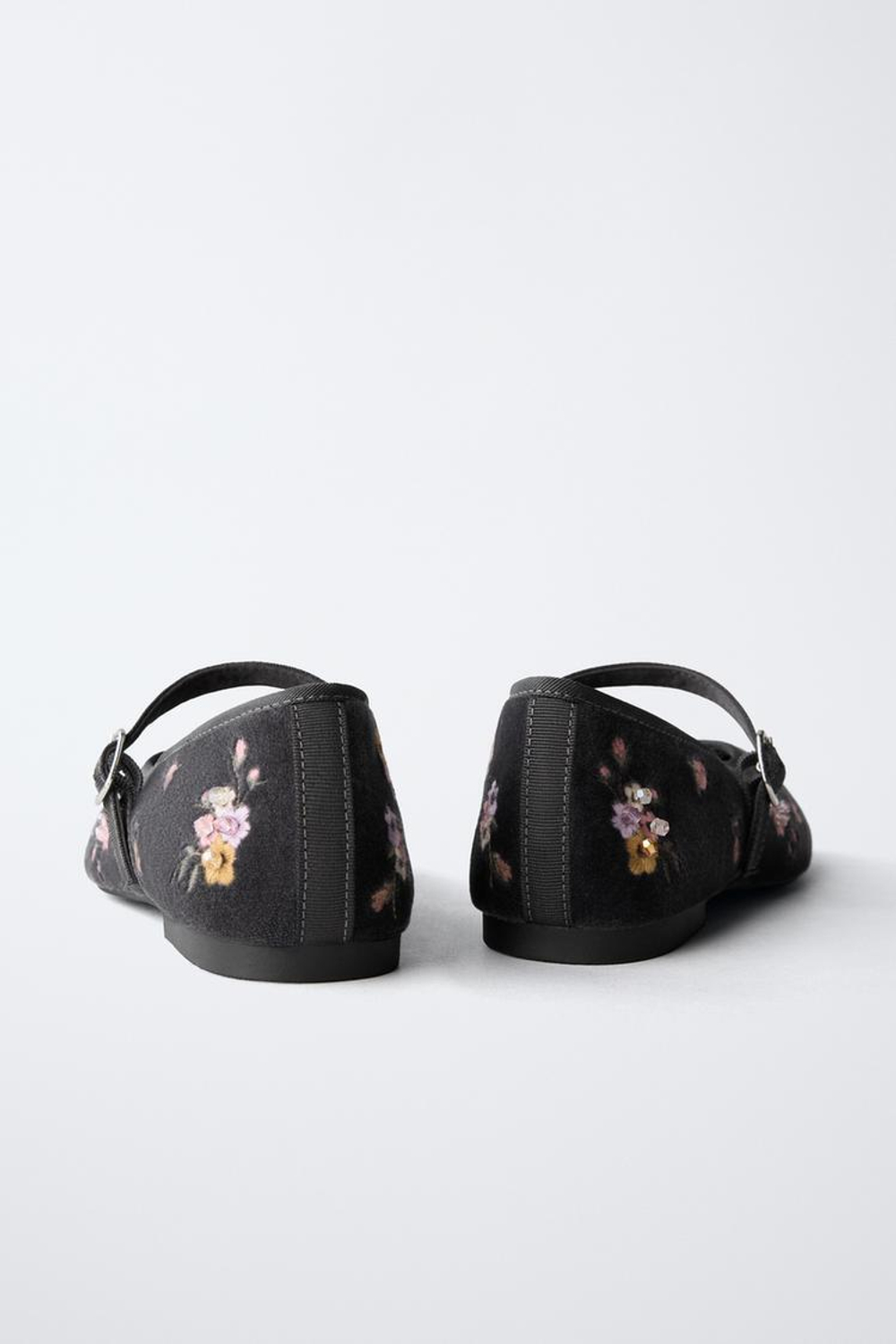 ZARA БАЛЕТКИ С ВЫШИВКОЙ В ВИДЕ ЦВЕТОВ, СЕРЫЙ