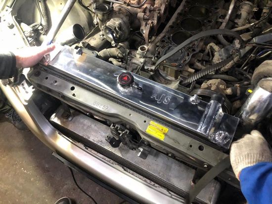 Алюминиевый радиатор 88мм Nissan Silvia S14/S15 в Toyota Altezza