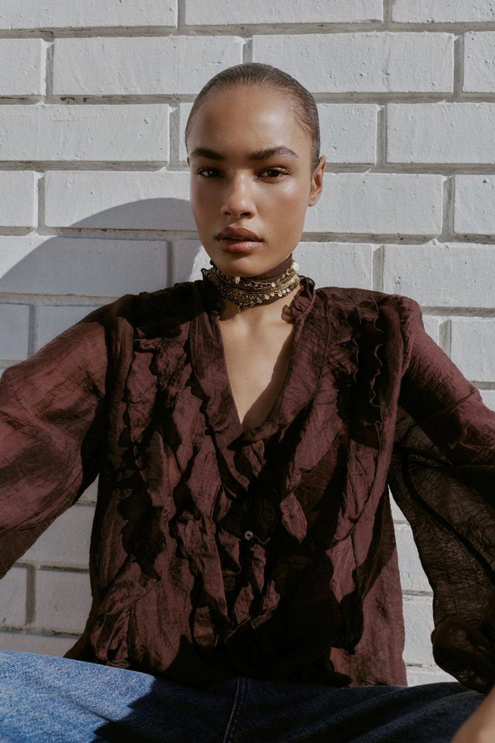 ZARA БЛУЗА С ВОЛАНАМИ, КОРИЧНЕВЫЙ