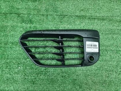 Решетка переднего бампера левая BMW X1 F48 (15-19)